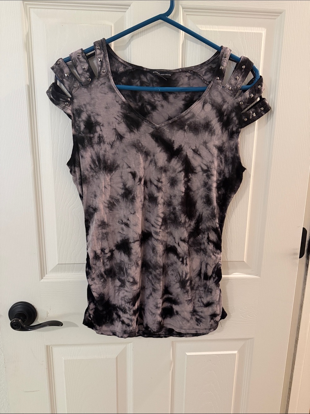 New Rock & Republic Black and Gray Tie-Dye Studded Cold-Shoulder Tank